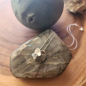 Blossom Necklace Grey Mother of Pearl