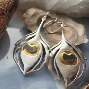 Peacock Earring - Grey Mother of Pearl Center